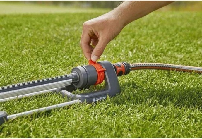 Дождеватель осциллирующий GARDENA Aqua M 18702-20.000.00 [18702-20.000.00]