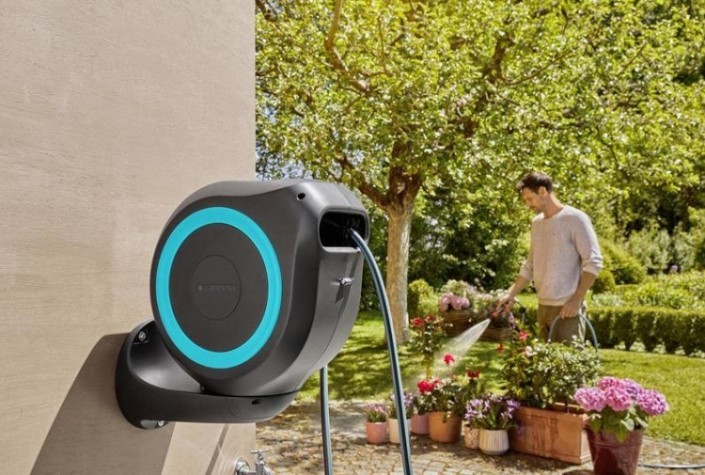 Катушка настенная GARDENA RollUp M со шлангом 20 м, голубая 18610-20.000.00 [18610-20.000.00]