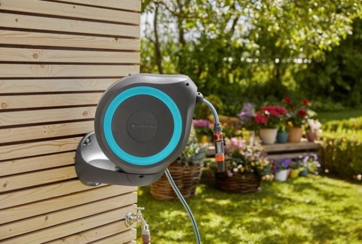 Катушка настенная GARDENA RollUp M со шлангом 20 м, голубая 18610-20.000.00 [18610-20.000.00]