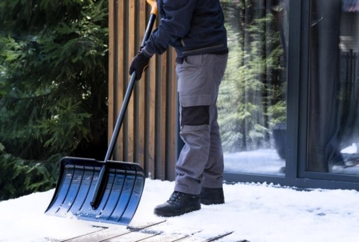 Скребок для снега PLANTIC 12006-01 Snow с алюминиевым черенком [12006-01]