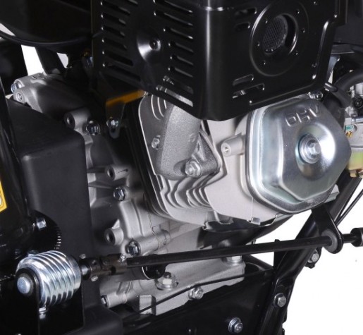 Снегоуборщик бензиновый гусеничный HUTER SGC 8100 C с электростартером 220В [70/7/4]